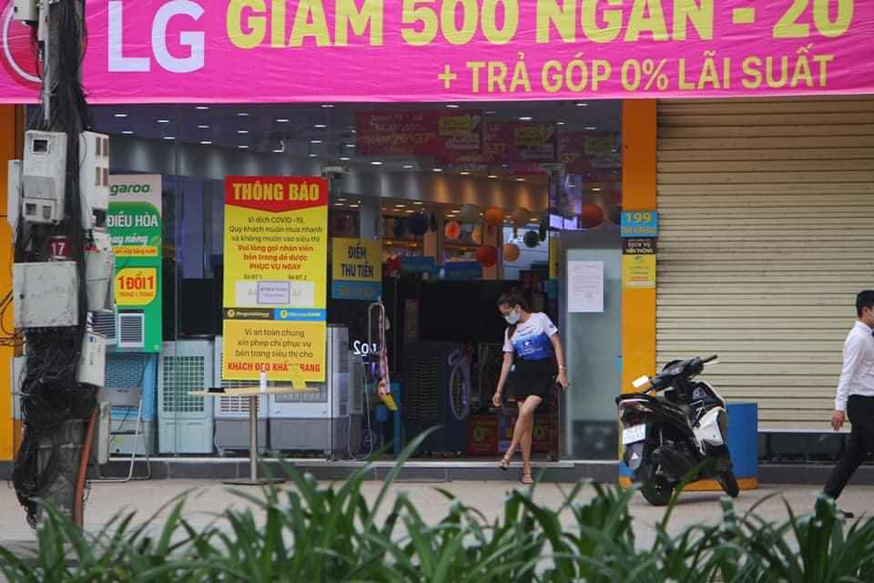 Cầu Trường Tiền hết kẹt xe, ga Huế vắng lặng ngay ngày đầu 'cách ly xã hội' ảnh 25