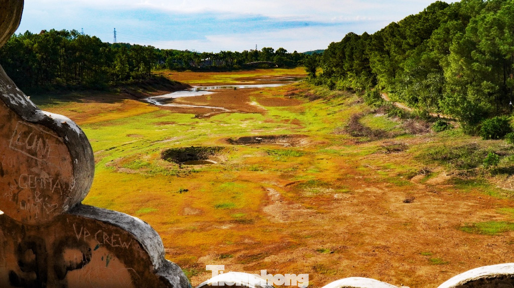 Công viên nước ‘kinh dị’ tại Huế từng lên báo Mỹ lại khô kiệt khác thường ảnh 12