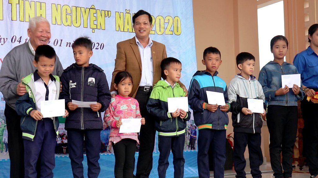 'Xuân tình nguyện' hướng về người nghèo vùng khó khăn ảnh 1