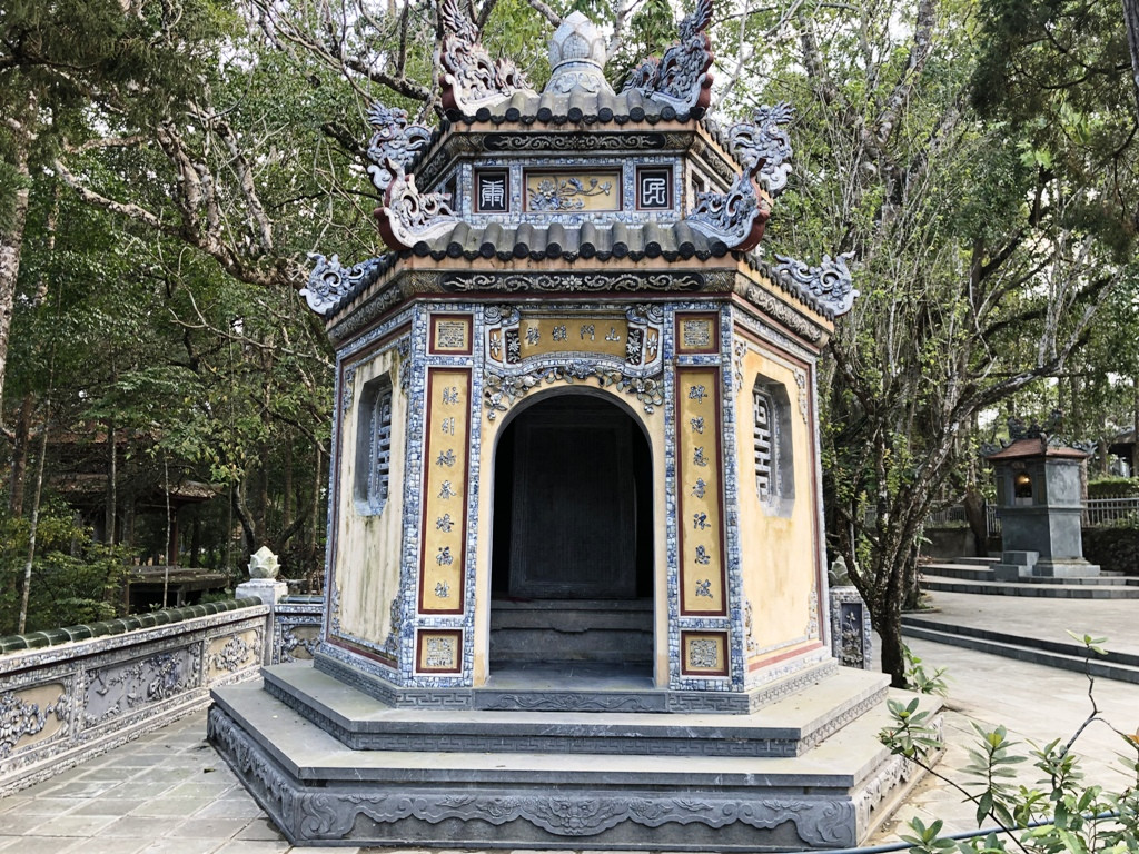 Sau trùng tu, ngôi cổ tự nổi tiếng bậc nhất xứ Huế bây giờ ra sao? ảnh 6