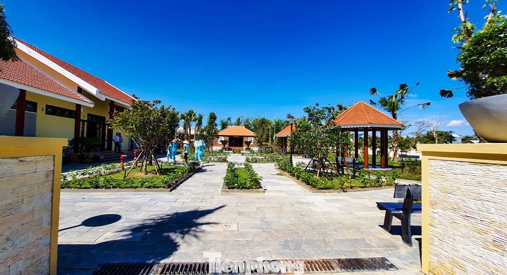 Bên trong khu lưu niệm nhà thơ Tố Hữu tại Huế ảnh 14