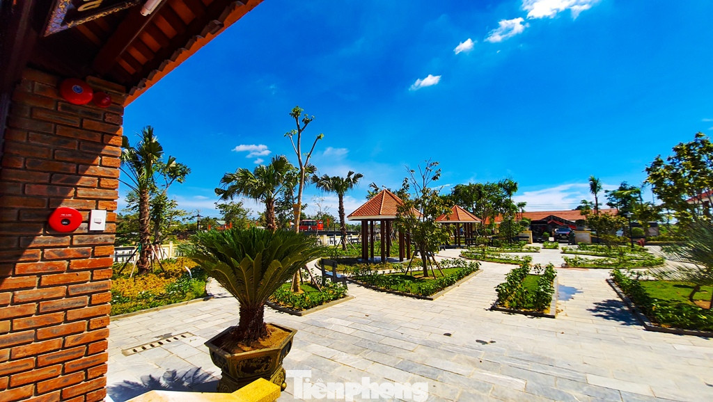 Bên trong khu lưu niệm nhà thơ Tố Hữu tại Huế ảnh 17