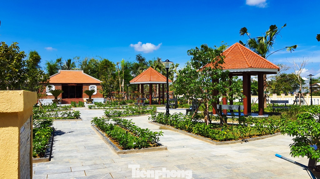 Bên trong khu lưu niệm nhà thơ Tố Hữu tại Huế ảnh 22