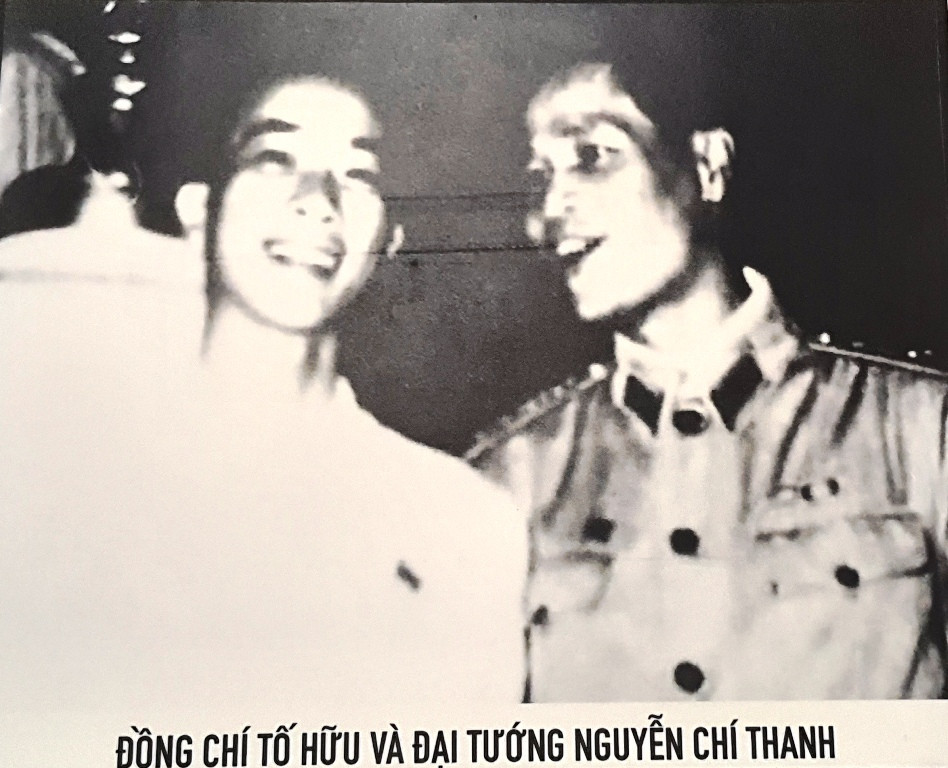 Chân thực những hình ảnh đi cùng năm tháng về nhà thơ Tố Hữu ảnh 11