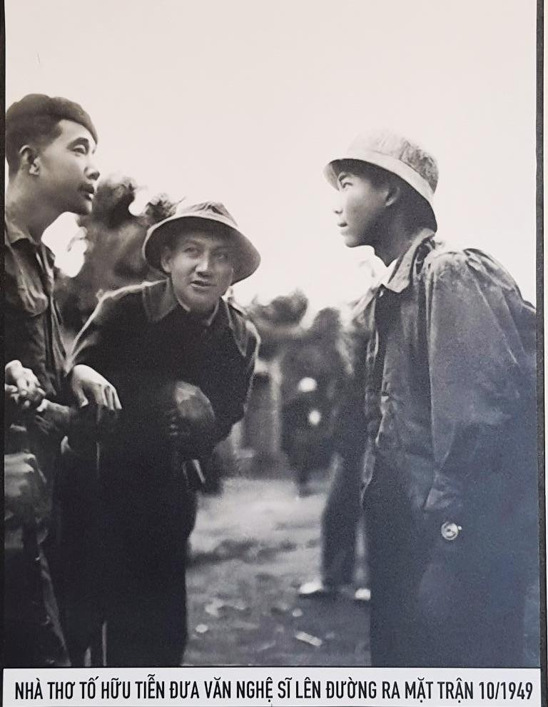 Chân thực những hình ảnh đi cùng năm tháng về nhà thơ Tố Hữu ảnh 23