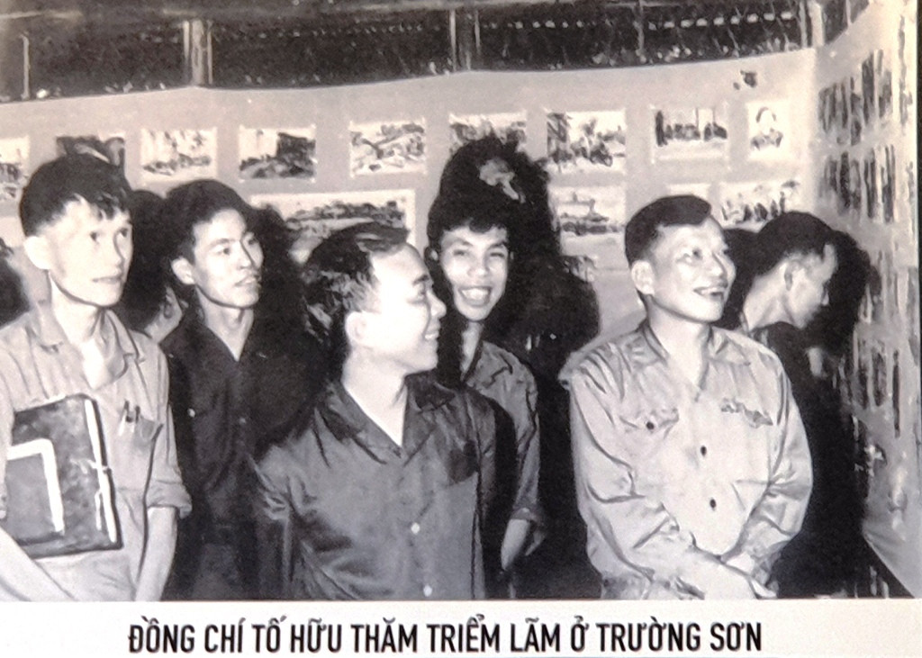 Chân thực những hình ảnh đi cùng năm tháng về nhà thơ Tố Hữu ảnh 21