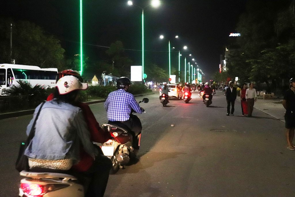 Huế rộn ràng trước thời khắc Giao thừa ảnh 1