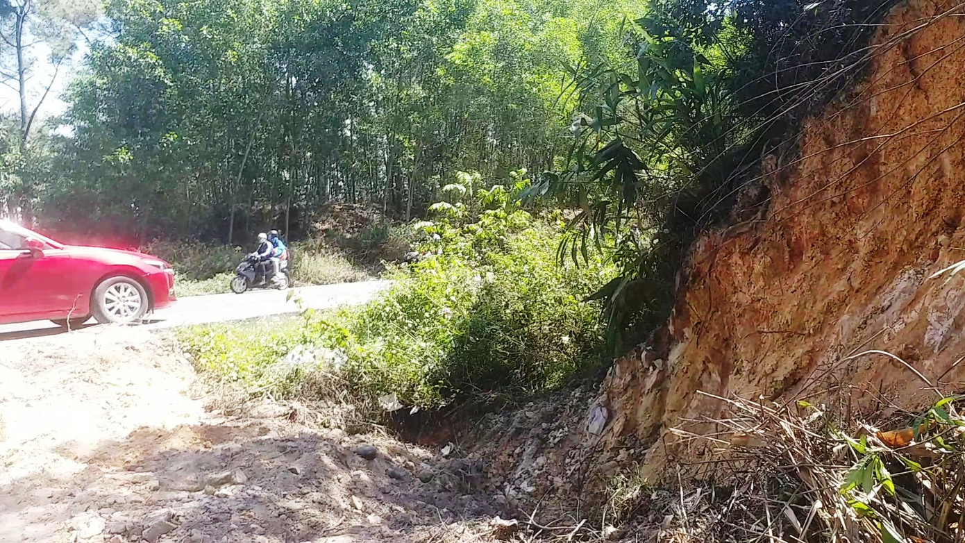 Đốn cây, phá núi mở đường cao tốc đe dọa người đi trên Quốc lộ 1 ảnh 15