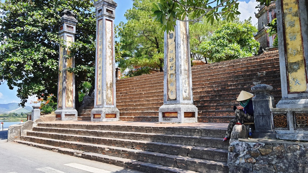 Huế khác lạ ngày đầu giãn cách xã hội chống COVID-19 ảnh 7