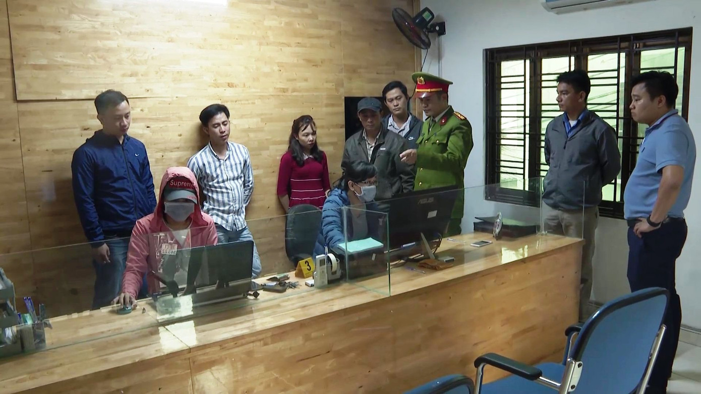 'Mạng nhện' tín dụng đen cho vay lãi suất 700%/năm bị công an triệt xóa thế nào? ảnh 2