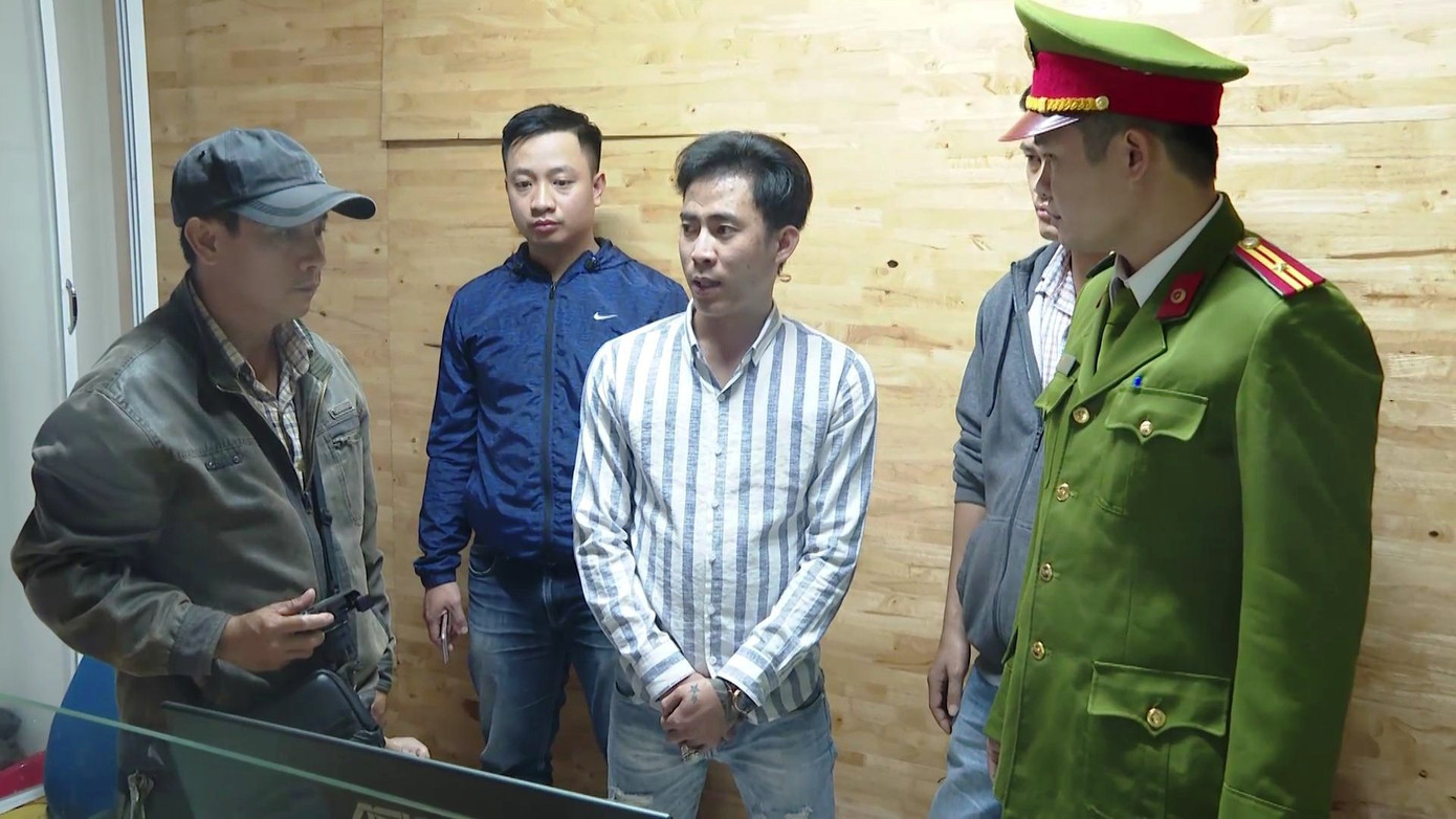 'Mạng nhện' tín dụng đen cho vay lãi suất 700%/năm bị công an triệt xóa thế nào? ảnh 11