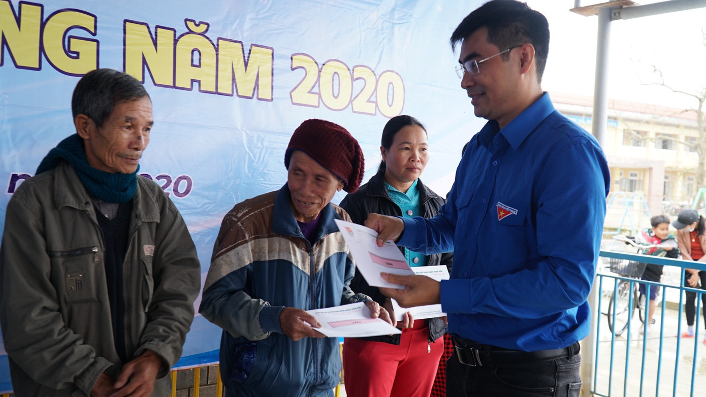 TT-Huế ra quân 'Tình nguyện mùa Đông' năm 2020 ảnh 5