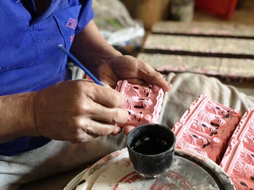 Về Địa Linh, xem từng ông Táo ông Công bằng tượng nung ‘ra đời’ ảnh 9