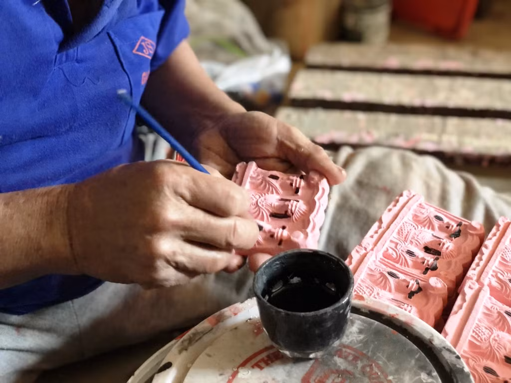 Về Địa Linh, xem từng ông Táo ông Công bằng tượng nung ‘ra đời’ ảnh 9