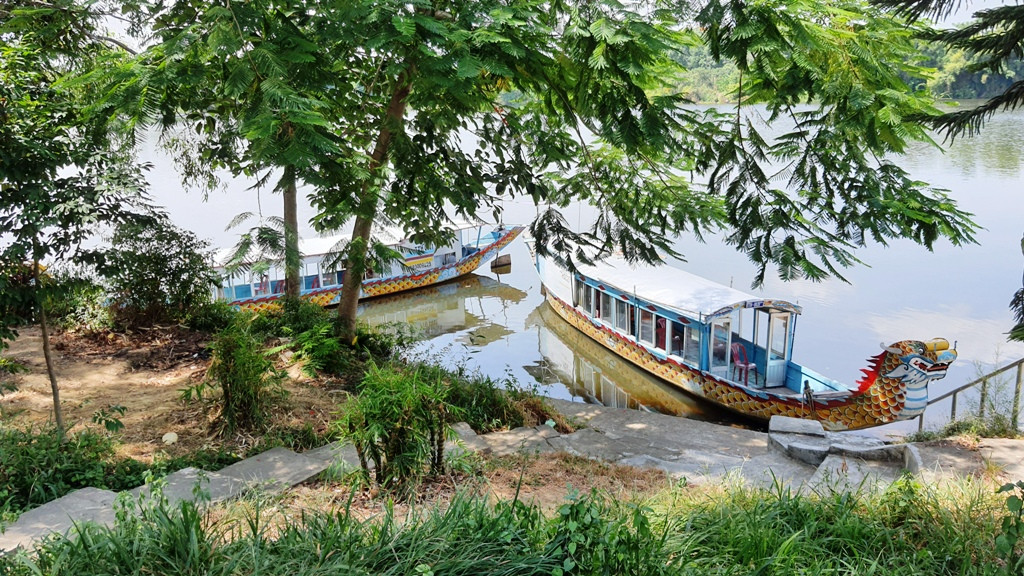 Huế khác lạ ngày đầu giãn cách xã hội chống COVID-19 ảnh 8