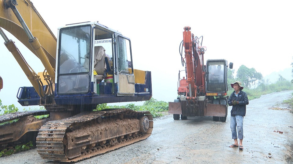 Hình ảnh mở đường tiếp cận mục tiêu sạt lở thủy điện Rào Trăng 3 ảnh 4