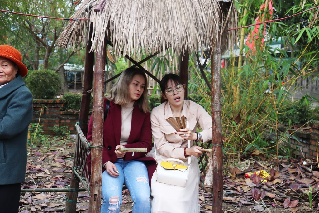 Rộn ràng hội Bài chòi ngày Xuân duy nhất xứ Huế ảnh 4