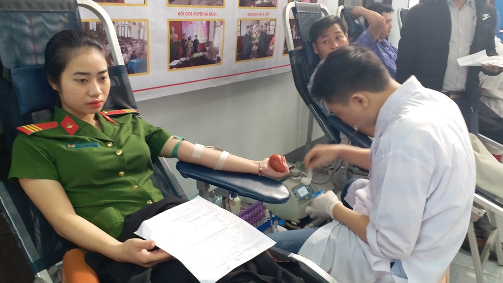 Chủ nhật Đỏ lan tỏa lên vùng cao A Lưới ảnh 7