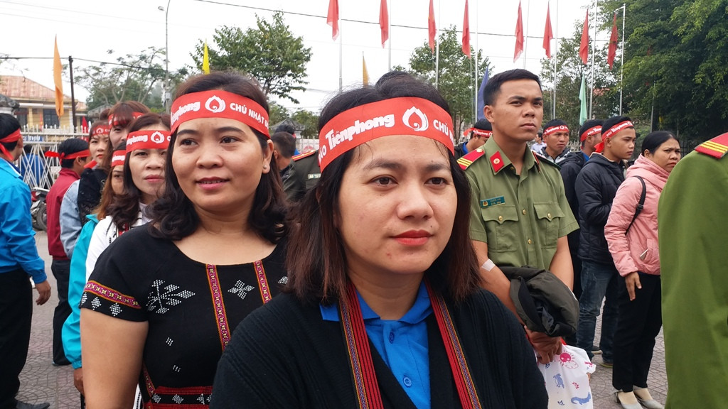 Chủ nhật Đỏ lan tỏa lên vùng cao A Lưới ảnh 1