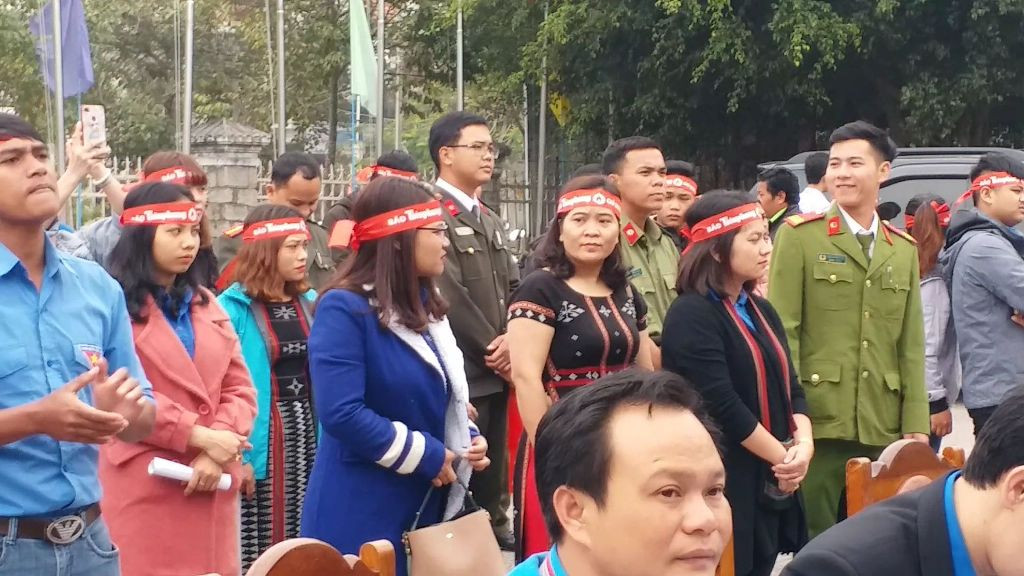 Chủ nhật Đỏ lan tỏa lên vùng cao A Lưới ảnh 3