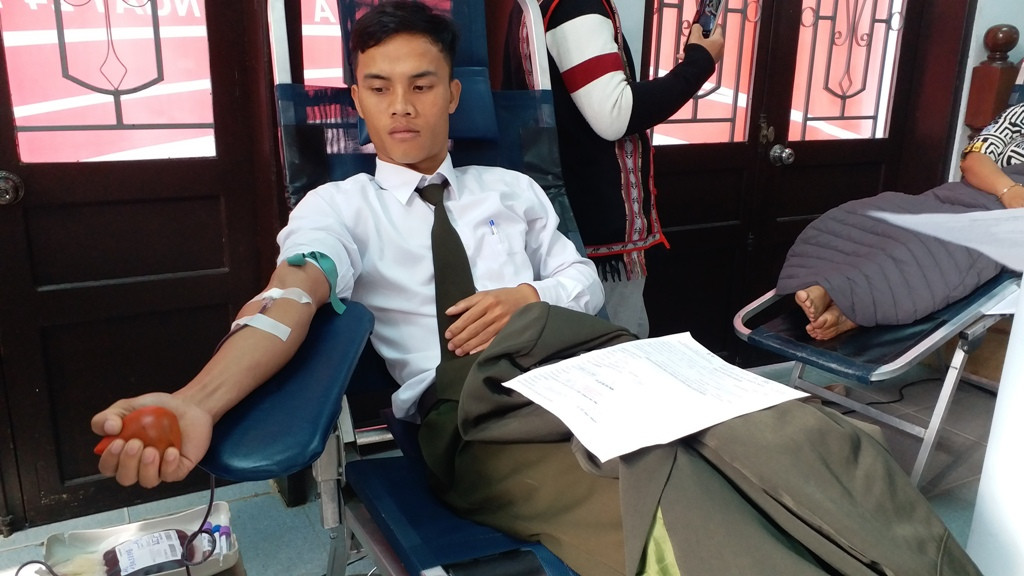 Chủ nhật Đỏ lan tỏa lên vùng cao A Lưới ảnh 4