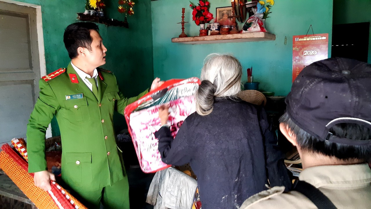 Huế thành lập lực lượng phản ứng nhanh ứng phó bão số 9 ảnh 15