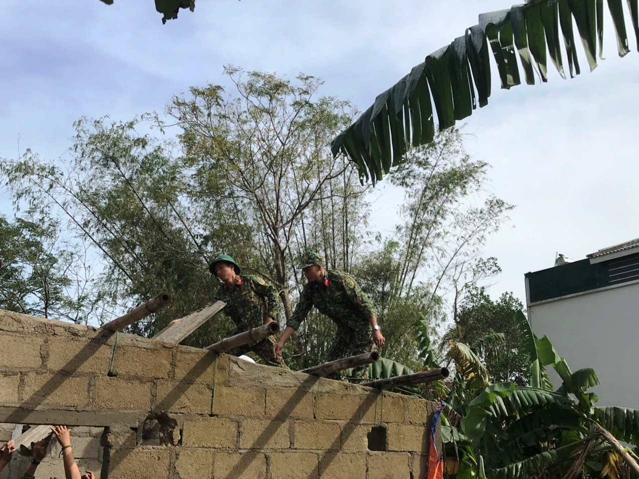 Quân đội, công an huy động 100% quân số ứng phó bão số 9 ảnh 5