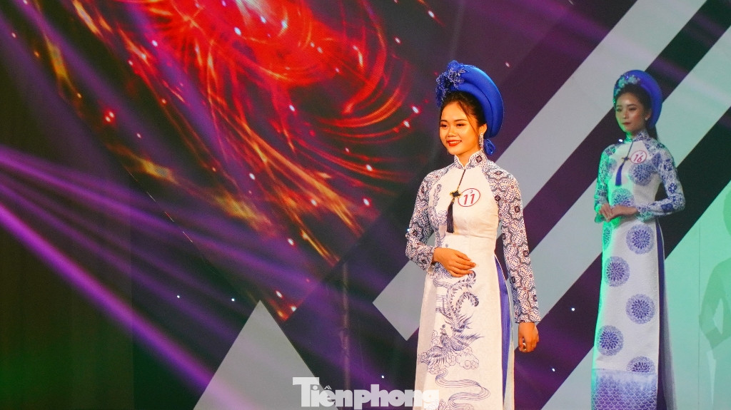 Nữ sinh viên Đại học Ngoại ngữ Huế đoạt Quán quân ‘Hoa khôi Đại học Huế 2020’ ảnh 14