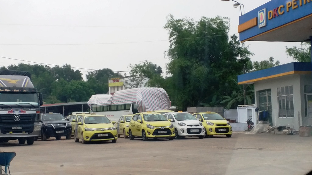 Cầu Trường Tiền hết kẹt xe, ga Huế vắng lặng ngay ngày đầu 'cách ly xã hội' ảnh 18