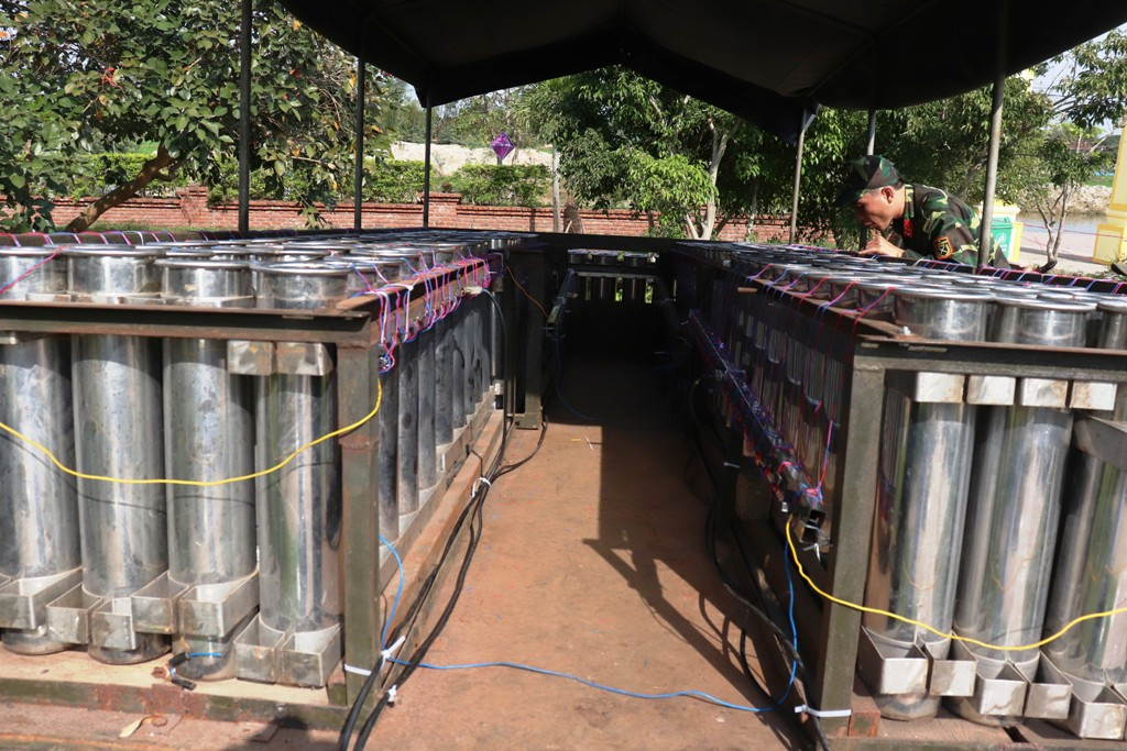 Tận mục ‘trận địa' pháo hoa tại di tích Cầu Ngói Thanh Toàn ảnh 14