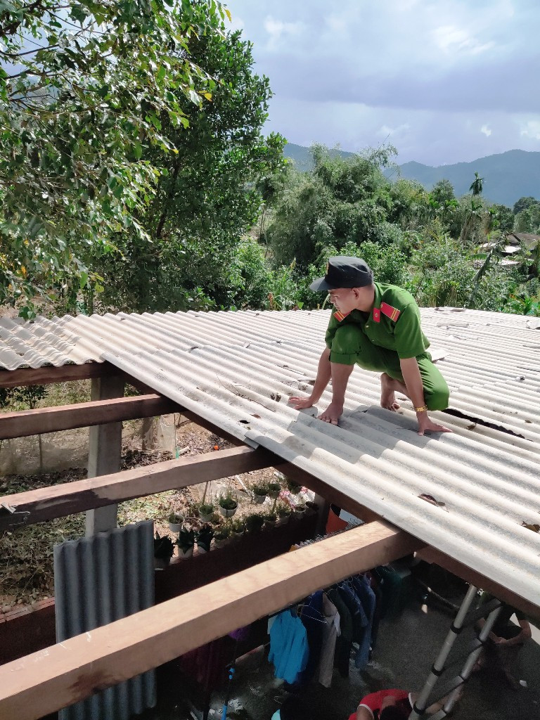 TT-Huế: Huy động tổng lực đoàn viên ra quân xử lý môi trường, giúp dân sau bão lũ ảnh 4