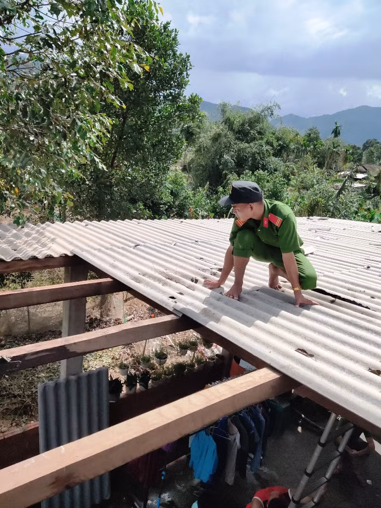 TT-Huế: Huy động tổng lực đoàn viên ra quân xử lý môi trường, giúp dân sau bão lũ ảnh 4