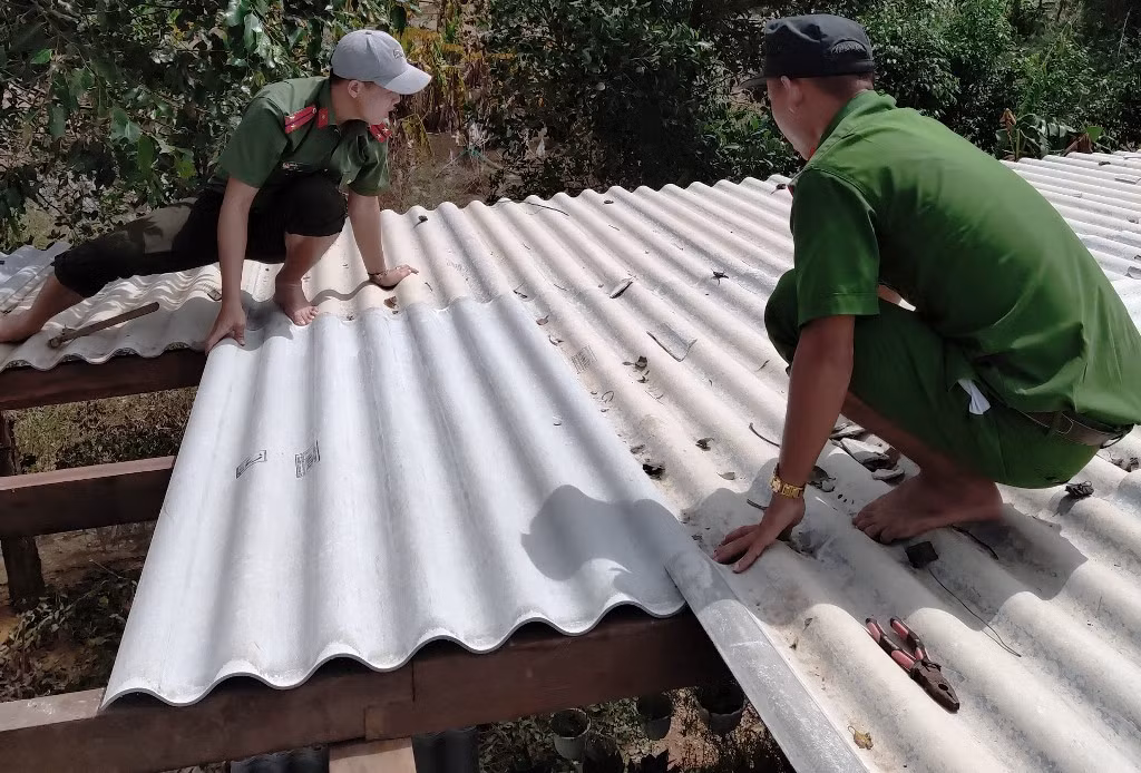 TT-Huế: Huy động tổng lực đoàn viên ra quân xử lý môi trường, giúp dân sau bão lũ ảnh 6