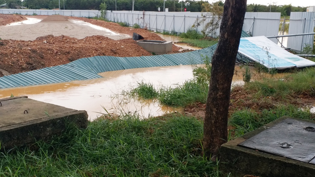 Cây đổ hàng loạt, mất điện, hàng nghìn nhà tốc mái do bão số 5 ảnh 18