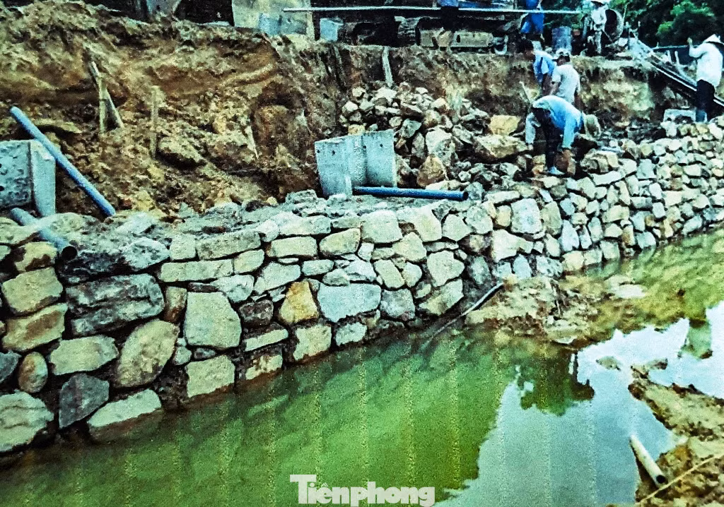 Nhìn gần đoạn kè cổ 200 tuổi bảo vệ kinh thành Huế ảnh 6