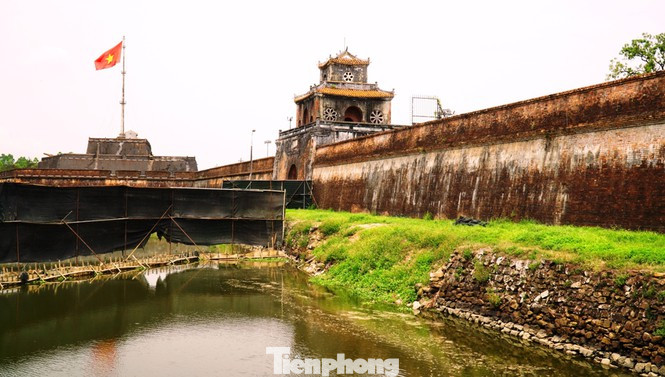 Nhìn gần đoạn kè cổ 200 tuổi bảo vệ kinh thành Huế ảnh 3