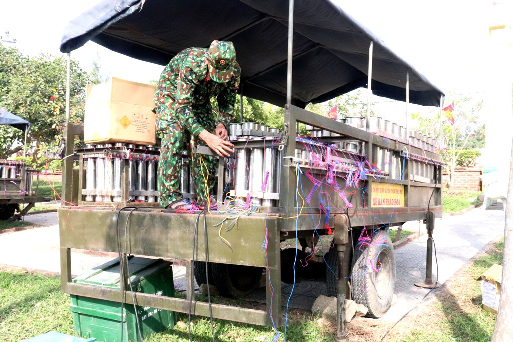 Tận mục ‘trận địa' pháo hoa tại di tích Cầu Ngói Thanh Toàn ảnh 8