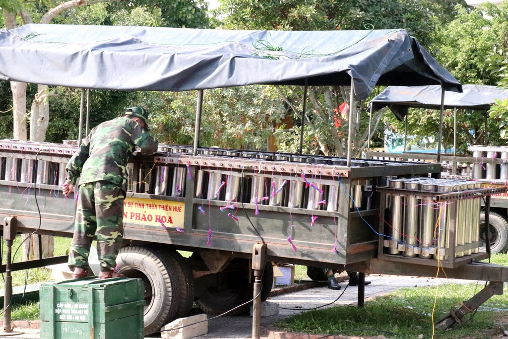 Tận mục ‘trận địa' pháo hoa tại di tích Cầu Ngói Thanh Toàn ảnh 9