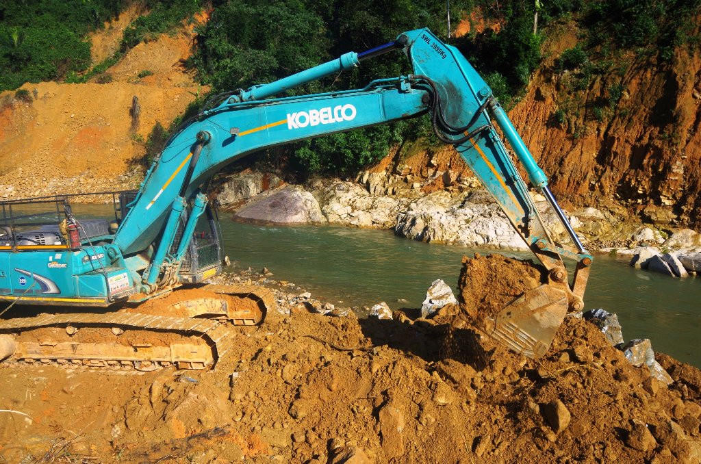 Mưa lớn bất ngờ cuốn trôi đập tạm ngăn nước tìm kiếm người mất tích tại Rào Trăng 3 ảnh 6