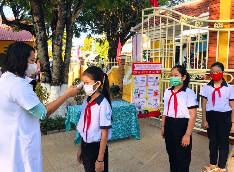 Lễ khai giảng đặc biệt trong mùa COVID-19: Nơi trực tuyến, nơi khai giảng trong lớp học ảnh 2