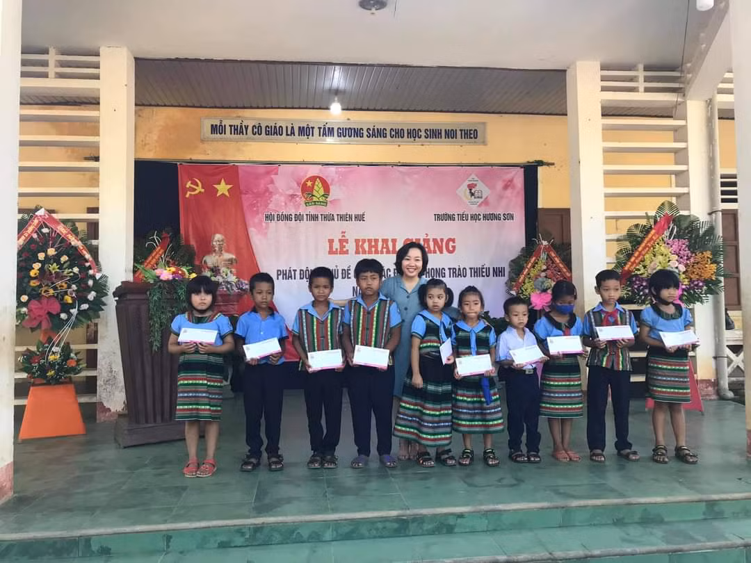 Lễ khai giảng đặc biệt trong mùa COVID-19: Nơi trực tuyến, nơi khai giảng trong lớp học ảnh 7