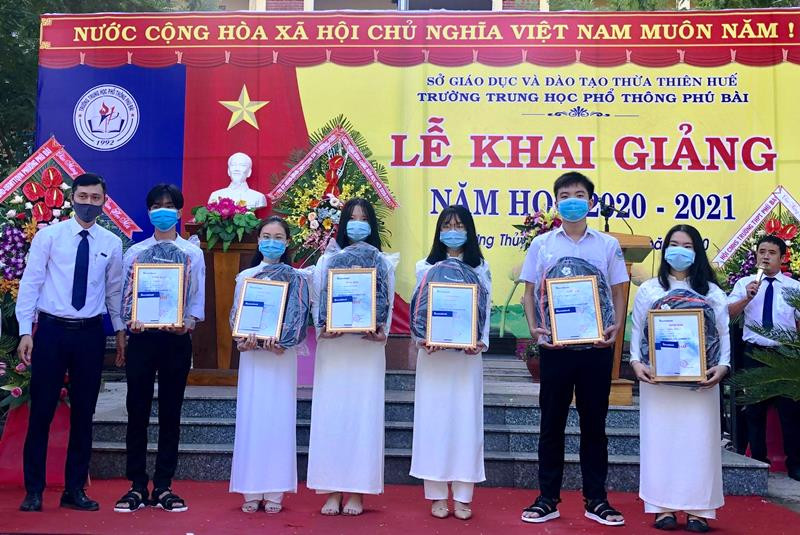 Lễ khai giảng đặc biệt trong mùa COVID-19: Nơi trực tuyến, nơi khai giảng trong lớp học ảnh 4