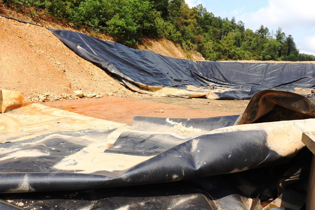 Dự án xử lý môi trường hàng chục tỷ tả tơi ‘mắc cạn’ giữa núi rừng ảnh 2