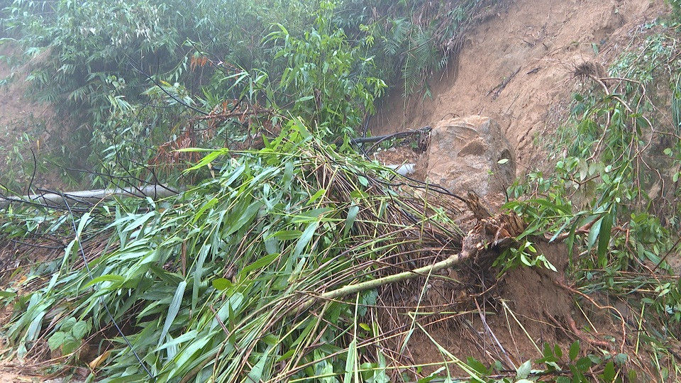 Hình ảnh mở đường tiếp cận mục tiêu sạt lở thủy điện Rào Trăng 3 ảnh 3