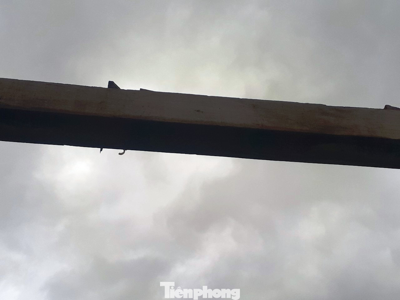 Xót xa nhìn trường học tại TT-Huế bị 'cuồng phong' số 13 thổi bay nóc ảnh 20