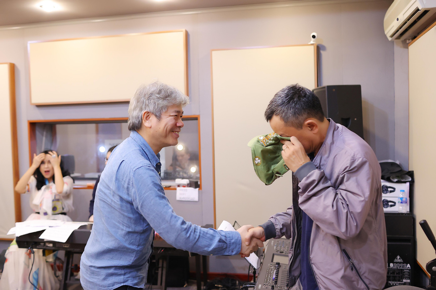 Thanh Lam và các con hát tri ân y bác sĩ ảnh 4