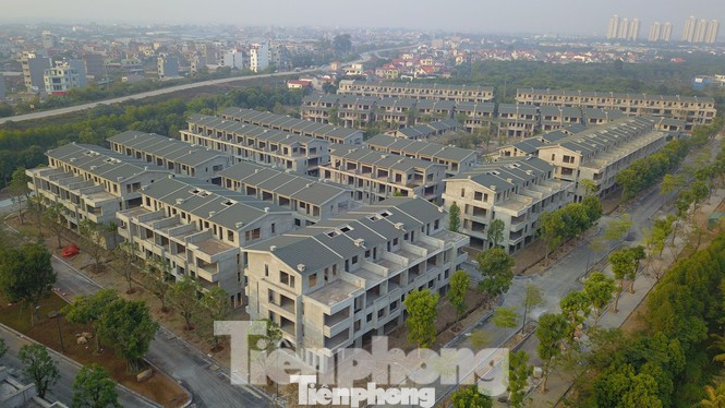 Thanh tra tỉnh Hưng Yên yêu cầu Công ty Đại Hưng chấm dứt ký hợp đồng, chịu trách nhiệm pháp lý đối với khách hàng đã thực hiện giao dịch mua bán nhà tại dự án Khu biệt thự và nhà phố vườn Vạn Tuế-Sago Palm Garden. Chủ dự án vườn Vạn Tuế bán biệt thự, nhà phố thu gần 300 tỷ đồng trên đất nhà máy gạch ảnh 2