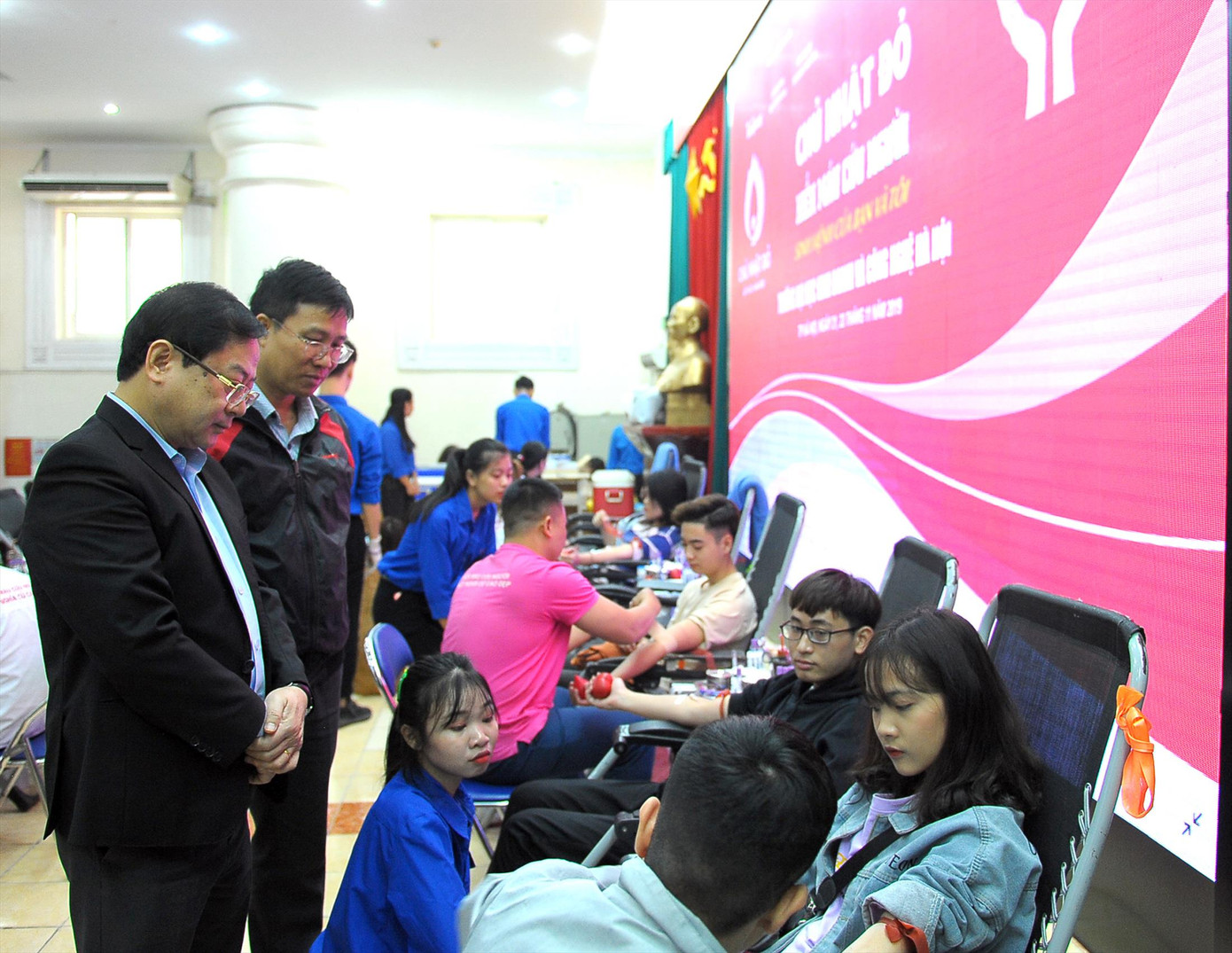 Hưởng ứng Chủ nhật Đỏ 2020: ĐH Kinh doanh & Công nghệ mở màn chiến dịch ảnh 1