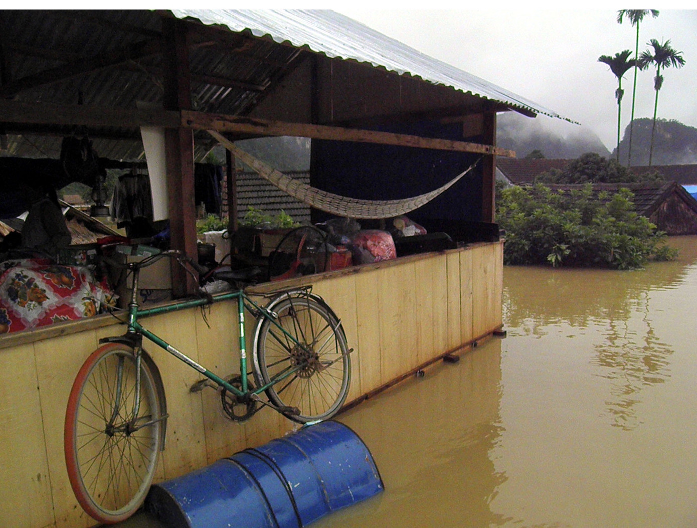 Về nơi 'nước nổi nhà chìm' ảnh 1
