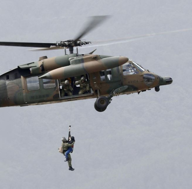 Siêu bão Hagibis tàn phá Nhật Bản, thủ đô Tokyo tê liệt ảnh 1